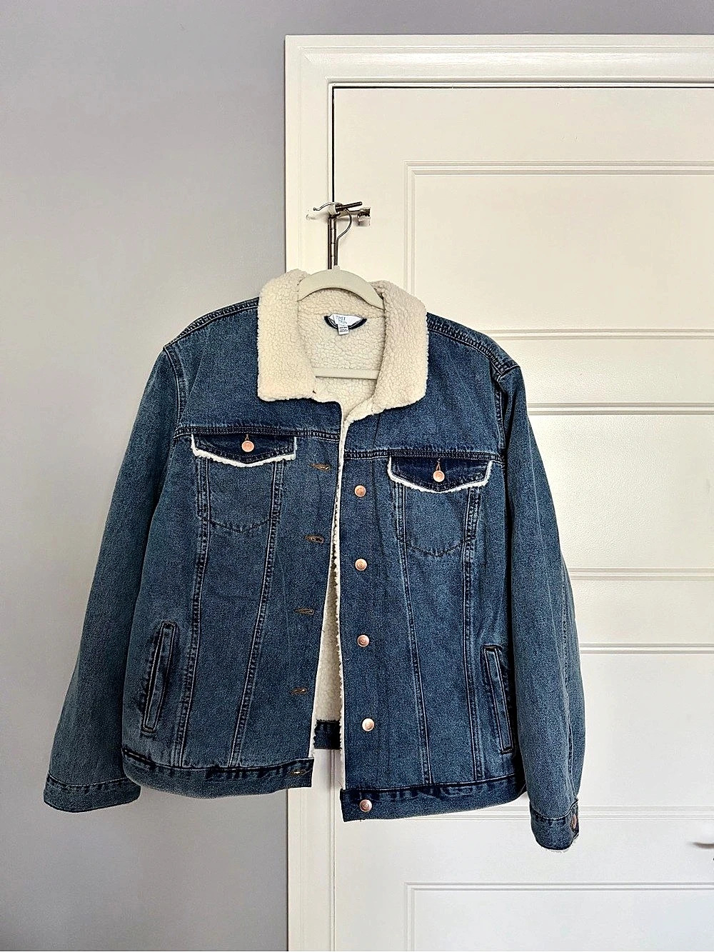 Time and Tru Sherpa Lined Denim Jacket in Blue & Cream